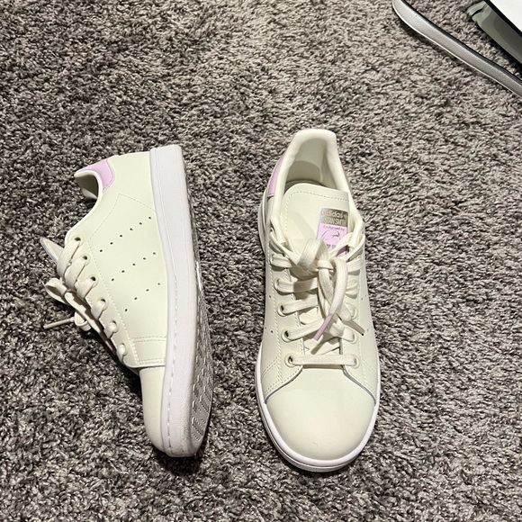 Adidas Primegreen Stan Smith Sneaker - Size 6 runs LARGE - Picture 8 of 8